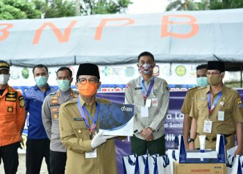 Gubernur Jambi Apresiasi Bantuan Hand Sanitizer: Keluar Rumah Tetap Pakai Masker