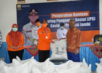 Gubernur Jambi Salurkan Bantuan JPS Covid-19 Di Tanjabtim
