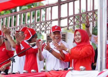 Masyarakat Jambi Antusias Saksikan Pawai Pembangunan