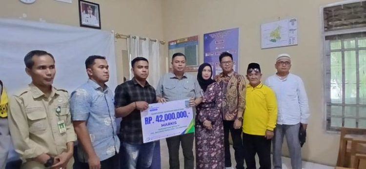 Ketua DPRD Kota Jambi Serahkan Santunan Kematian BPJS Ketenagakerjaan