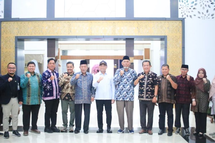 Kuliah Umum Prof Dr Muhadjir Effendy di UM Jambi, Rektor: Pengalaman Beliau Inspirasi Penting Kami