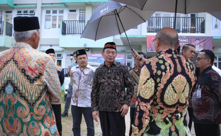 Penasihat Khusus Presiden Isi Kuliah Umum di Kampus UM Jambi, Rektor Bersyukur: Bawa Tuah