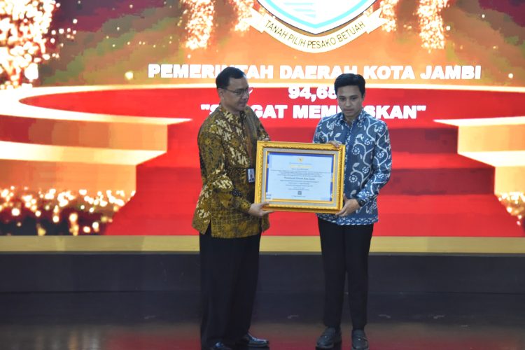 Pemkot Jambi Keempat Kalinya Raih Penghargaan Kinerja Terbaik Kearsipan