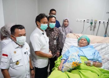 Operasi Perdana Bedah Jantung RSUD Raden Mattaher Ditinjau Menkes